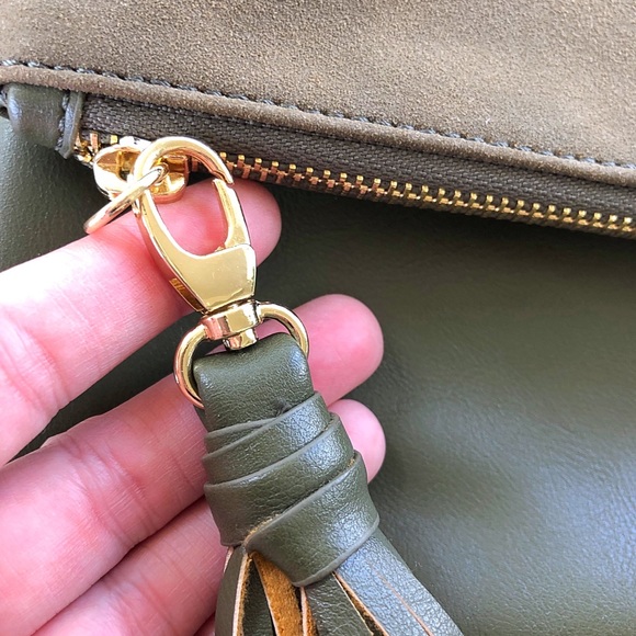 Who What Where Clutch and Statement Necklace - Picture 6 of 8